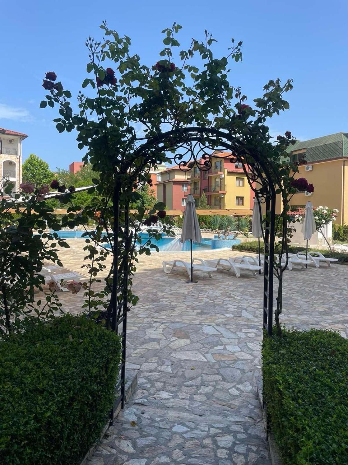 רבדה Private Apartments In Apolon מראה חיצוני תמונה